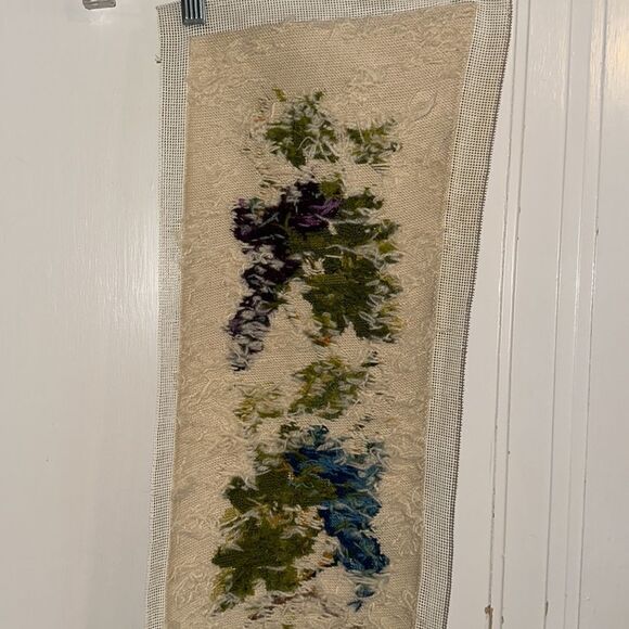 Vintage needlepoint grapes, grape leaves, wine bottle & glass bell pull - Picture 7 of 8